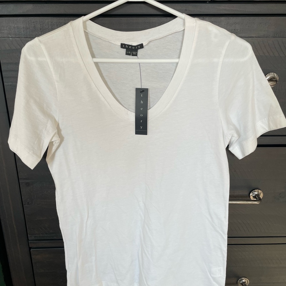 Theory Women's Classic White Short Sleeve Tee